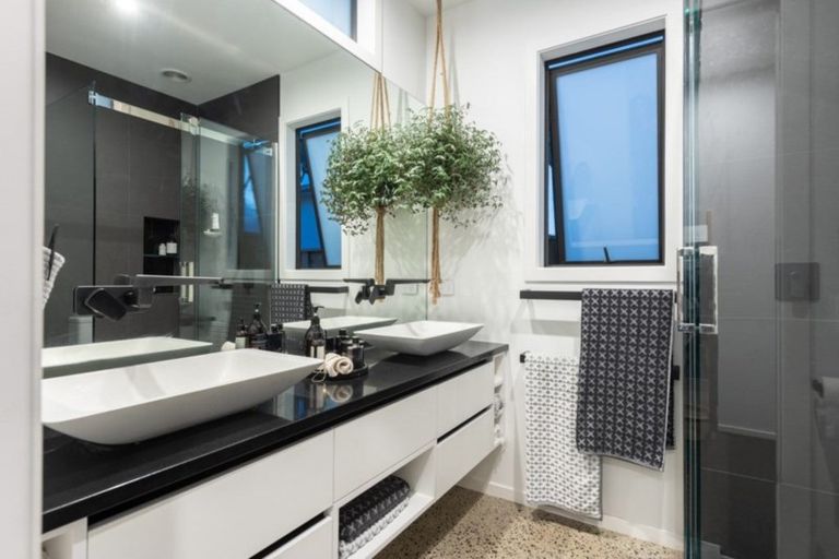 Photo of property in 15 Awatira Drive, Papamoa Beach, Papamoa, 3118