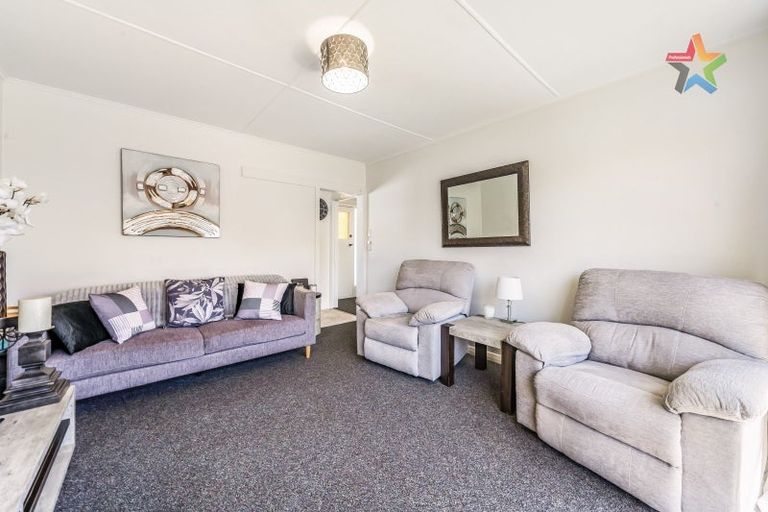 Photo of property in 1/1079 High Street, Taita, Lower Hutt, 5011