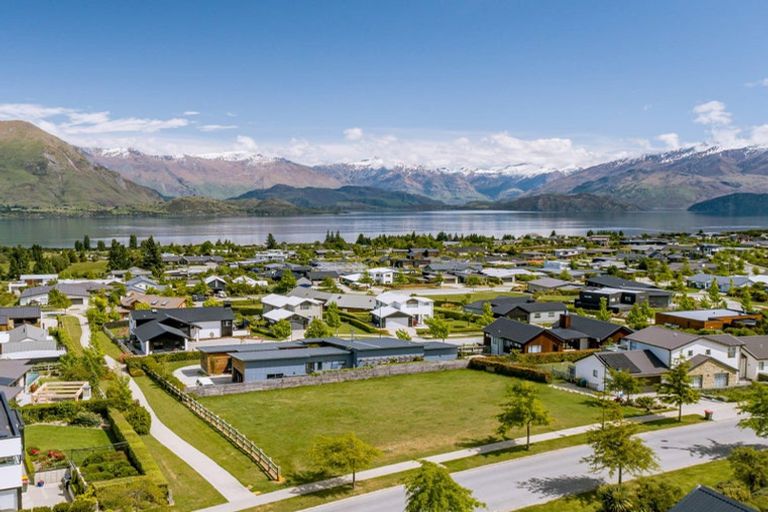 Photo of property in 49 Forest Heights, Wanaka, 9305