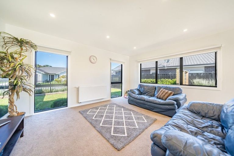 Photo of property in 5 Don Griffin Grove, Trentham, Upper Hutt, 5018