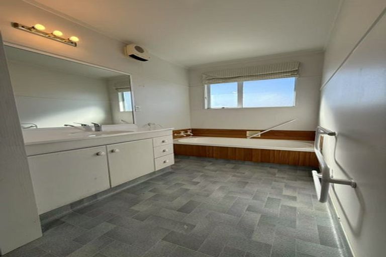 Photo of property in 11 Charleston Avenue, Boulcott, Lower Hutt, 5011