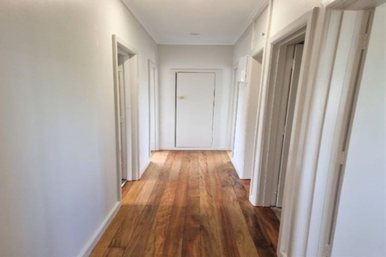 Photo of property in 17 Willerton Avenue, New Lynn, Auckland, 0600