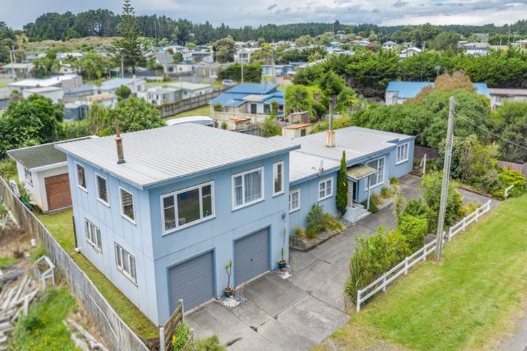 Photo of property in 5 Ngatiawa Street, Himatangi Beach, Foxton, 4891