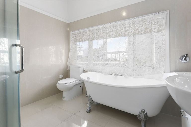 Photo of property in 17 The Terrace, Takapuna, Auckland, 0622