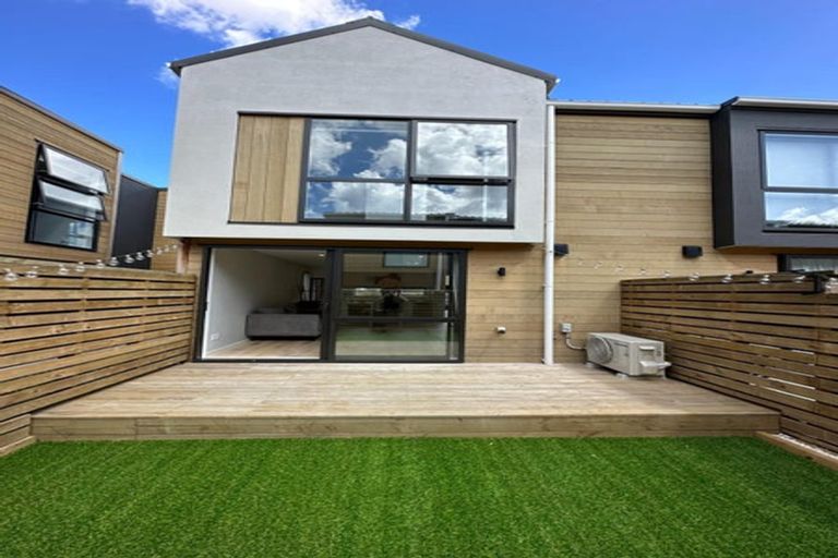 Photo of property in 4/23 Parson Lane, Papatoetoe, Auckland, 2025