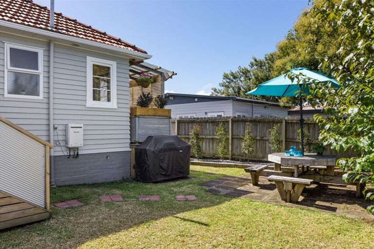 Photo of property in 2/13 Salisbury Road, Birkdale, Auckland, 0626