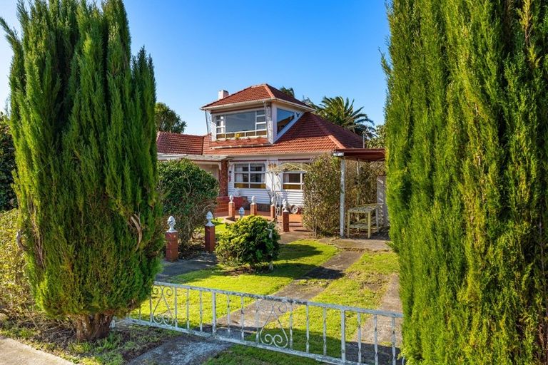 Photo of property in 22 Budleigh Street, Frankleigh Park, New Plymouth, 4310