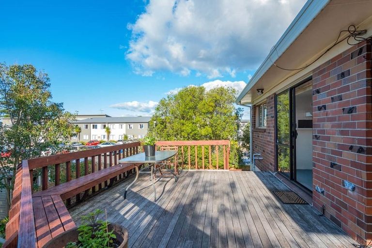 Photo of property in 40 Akoranga Drive, Northcote, Auckland, 0627