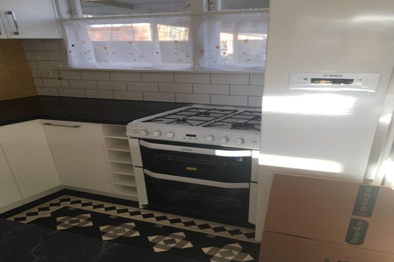 Photo of property in 1/449 Beach Road, Mairangi Bay, Auckland, 0630