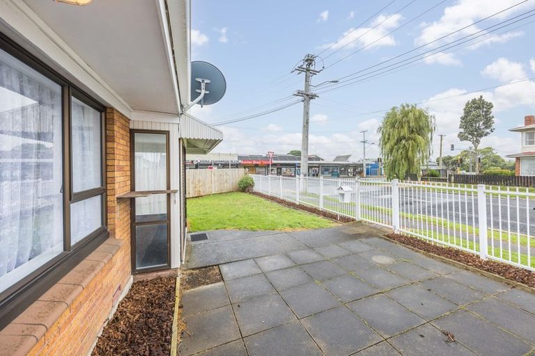 Photo of property in 1 Ranfurly Road, Papatoetoe, Auckland, 2104