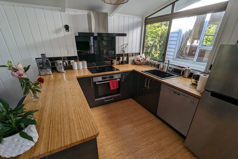 Photo of property in 75 Gillespies Road, Birchville, Upper Hutt, 5018
