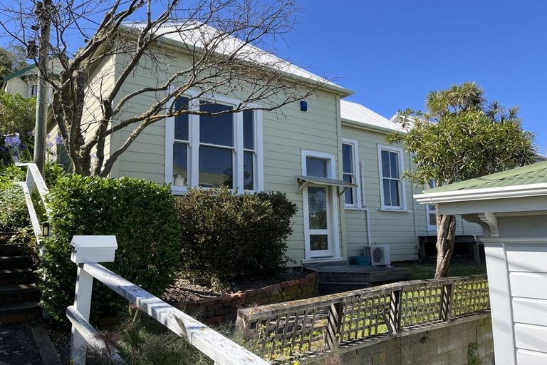 Photo of property in 8 Doctors Common, Mount Victoria, Wellington, 6011