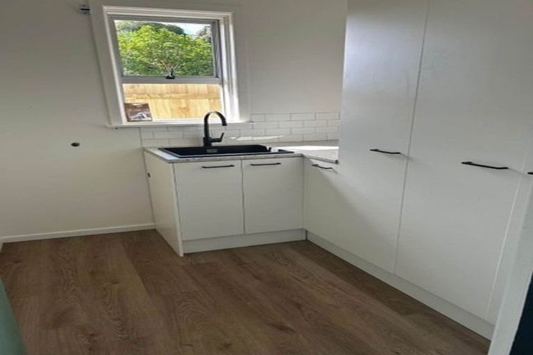 Photo of property in 9 Awaroa Road, Helensville, 0800