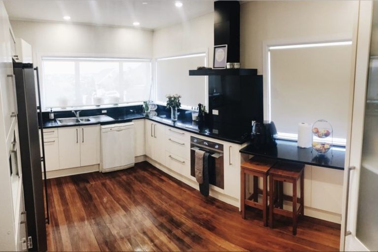 Photo of property in 166 Ridge Road, Howick, Auckland, 2014