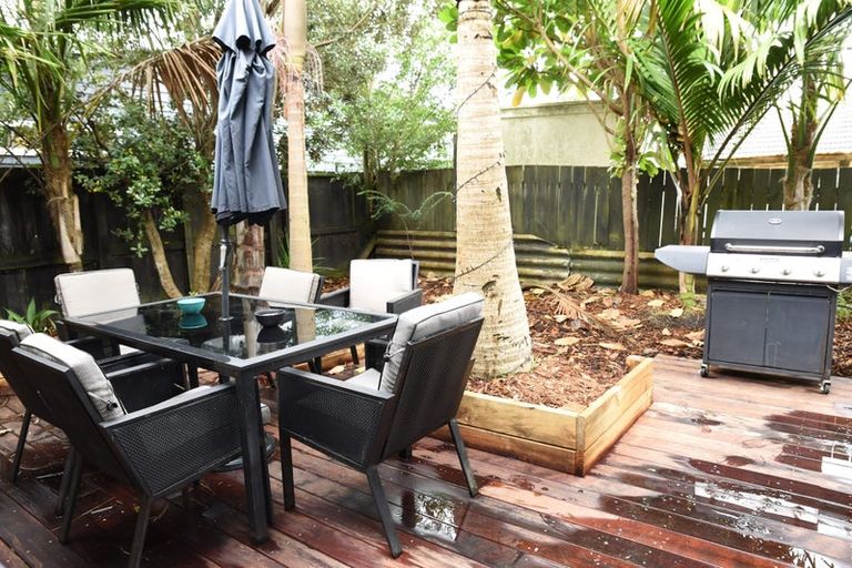 Photo of property in 171a Beach Haven Road, Beach Haven, Auckland, 0626