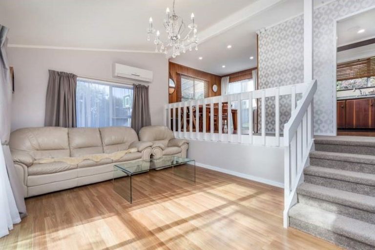 Photo of property in 8 Arde Place, Massey, Auckland, 0614