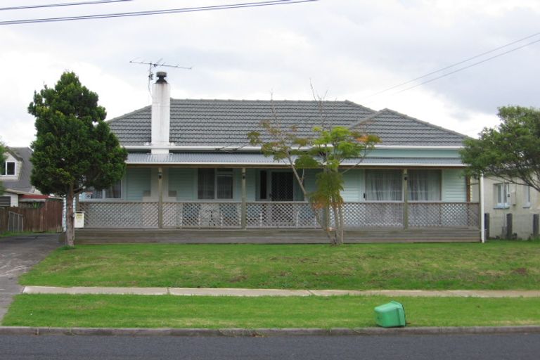 Photo of property in 33 Ballance Avenue, Papatoetoe, Auckland, 2104
