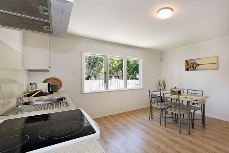 Photo of property in 1/93 Hobsonville Road, West Harbour, Auckland, 0618