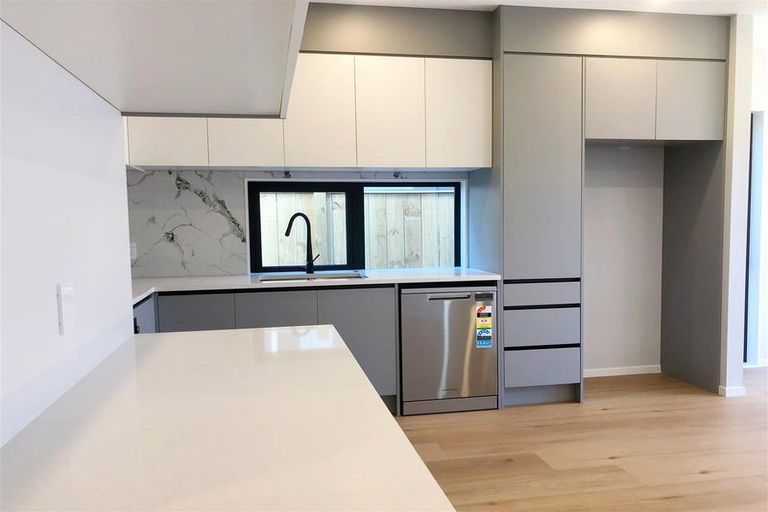 Photo of property in 20 Waimarie Drive, Karaka, 2578