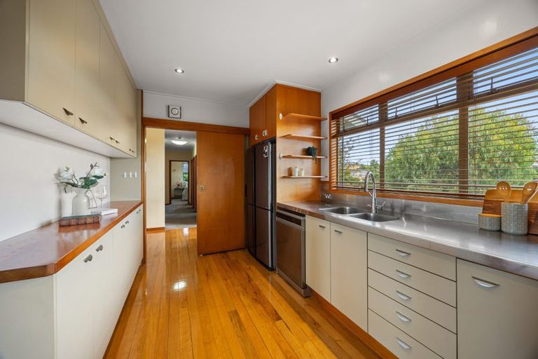 Photo of property in 11 Cheriton Road, Mellons Bay, Auckland, 2014