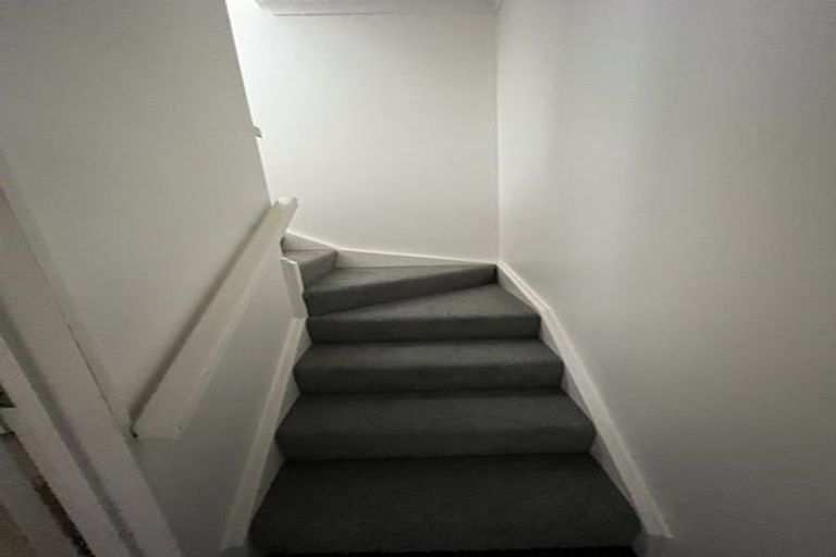 Photo of property in 19 Kilkelly Close, Tawa, Wellington, 5028