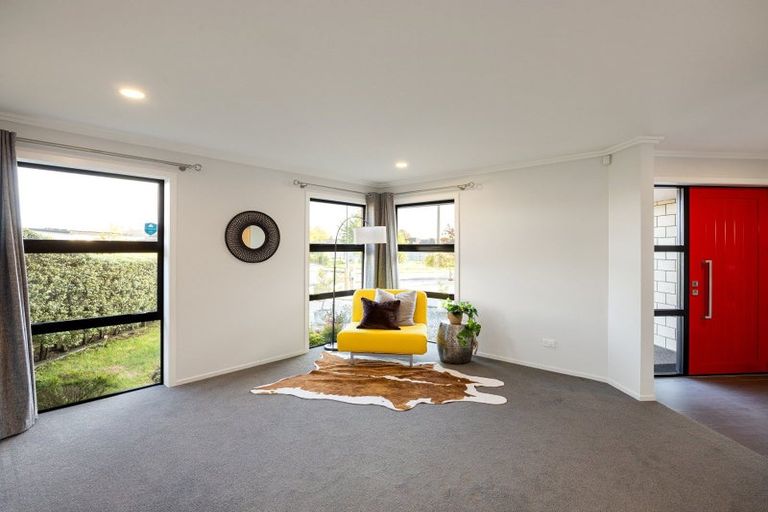 Photo of property in 18 Teatree Close, Huntington, Hamilton, 3210