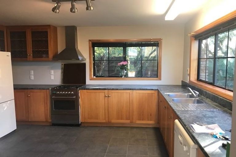 Photo of property in 131 Fendalton Road, Fendalton, Christchurch, 8014