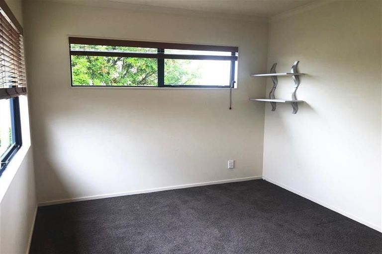 Photo of property in 17 Medallion Drive, Oteha, Auckland, 0632