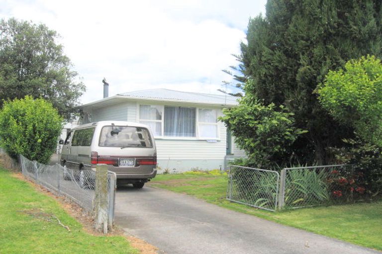 Photo of property in 10 Tairere Crescent, Rosehill, Papakura, 2113