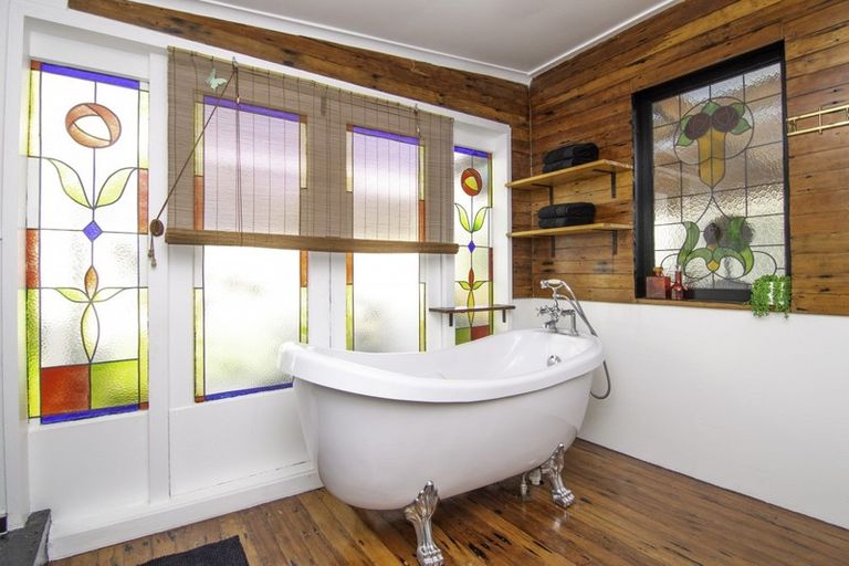 Photo of property in 320 Featherston Street, Palmerston North, 4410