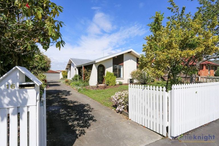 Photo of property in 16 Westmont Street, Ilam, Christchurch, 8041