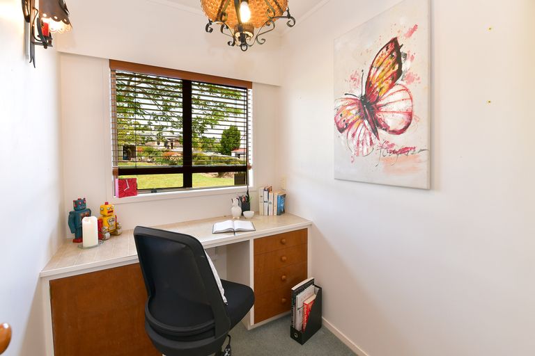 Photo of property in 77 Matija Place, Red Beach, 0932