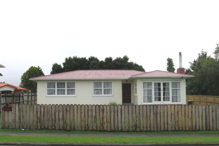 Photo of property in 77a Sturges Road, Henderson, Auckland, 0612