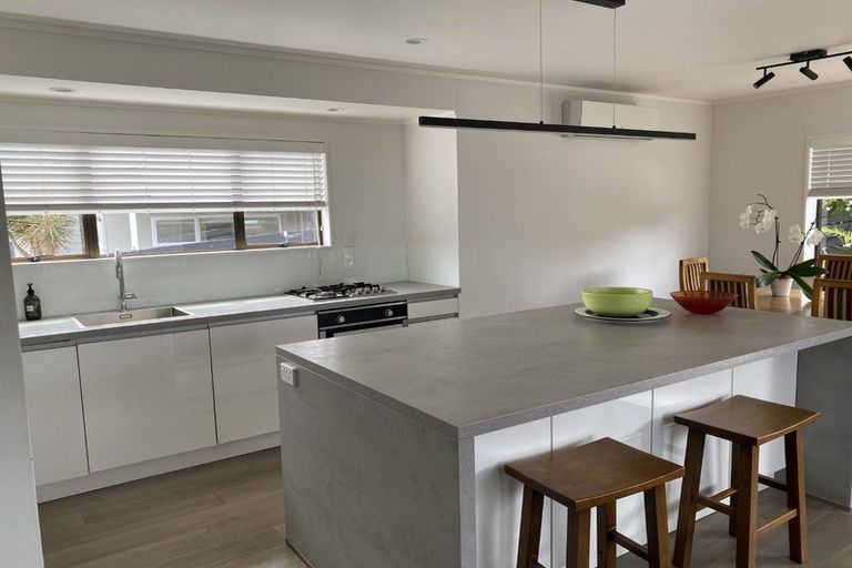 Photo of property in 2 Kenneth Hopper Place, Manly, Whangaparaoa, 0930