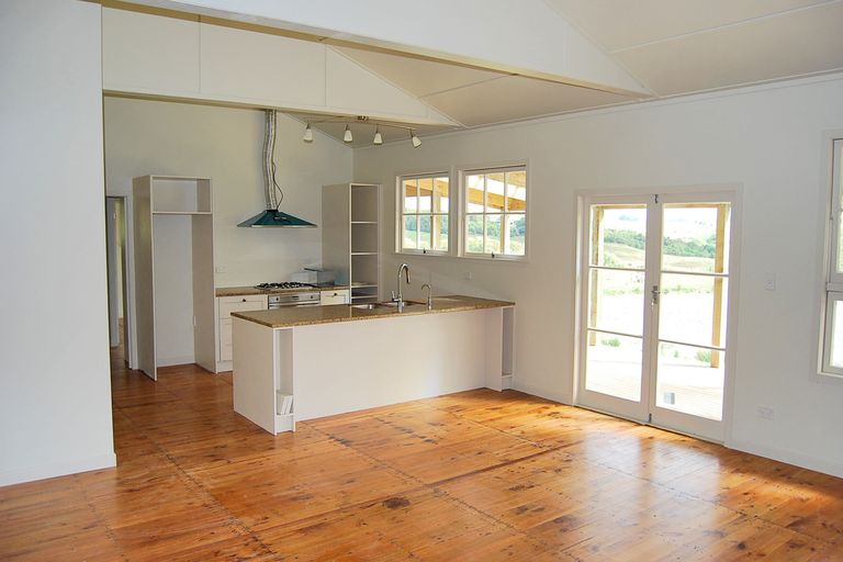 Photo of property in 956c Oneriri Road, Kaiwaka, 0573