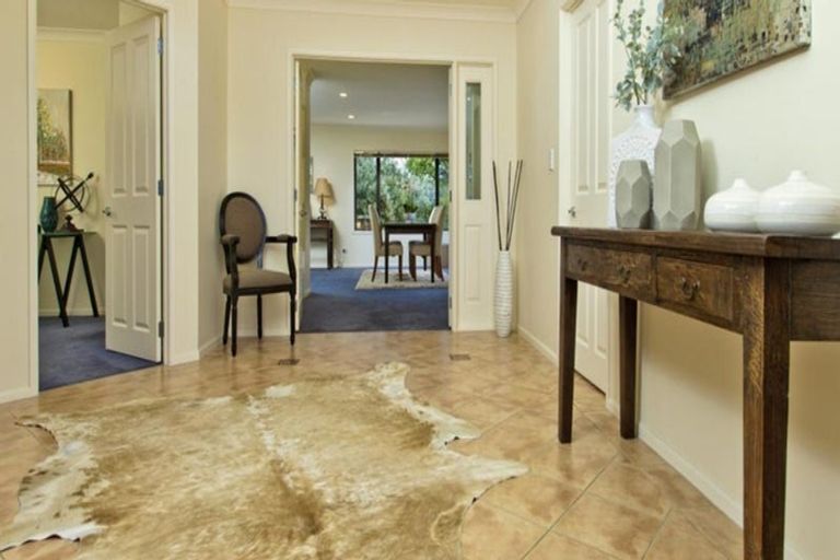 Photo of property in 35 Oak Manor Drive, Albany, Auckland, 0632