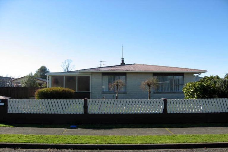 Photo of property in 14 Fisher Place, Carterton, 5713