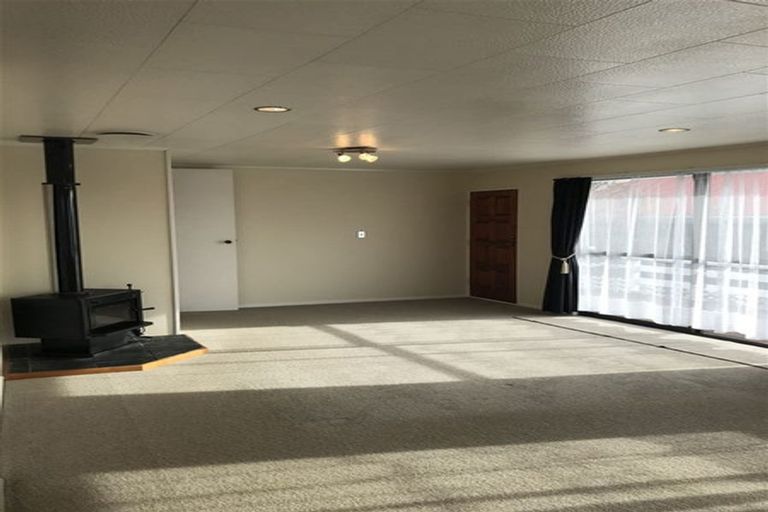 Photo of property in 5 Mataura Place, Clover Park, Auckland, 2019