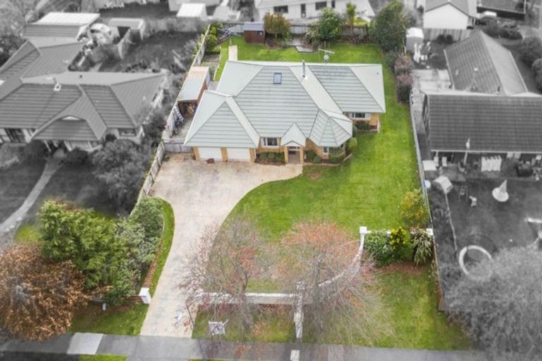 Photo of property in 4 Emerald Hill Drive, Birchville, Upper Hutt, 5018