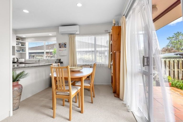 Photo of property in 7/28a Godley Road, Green Bay, Auckland, 0604