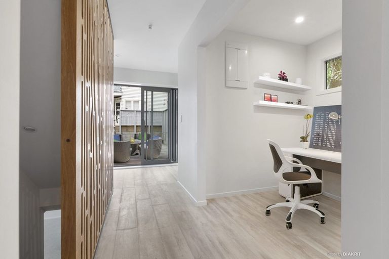 Photo of property in 83a Nevay Road, Miramar, Wellington, 6022