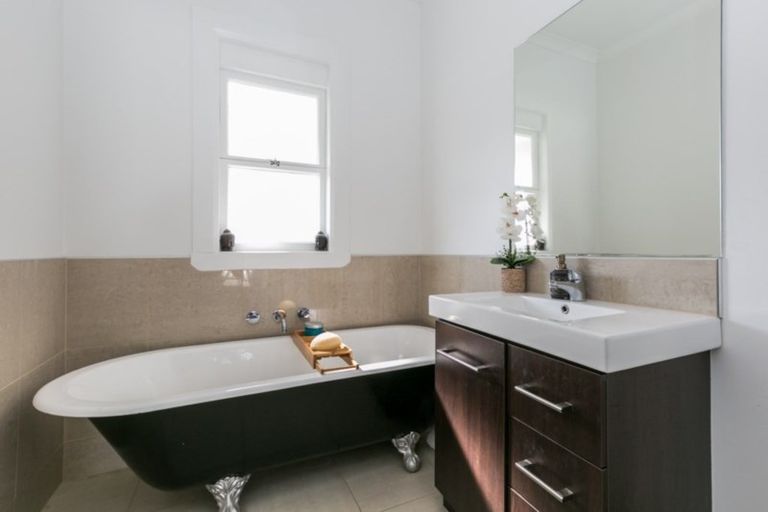 Photo of property in 105 Georges Drive, Napier South, Napier, 4110