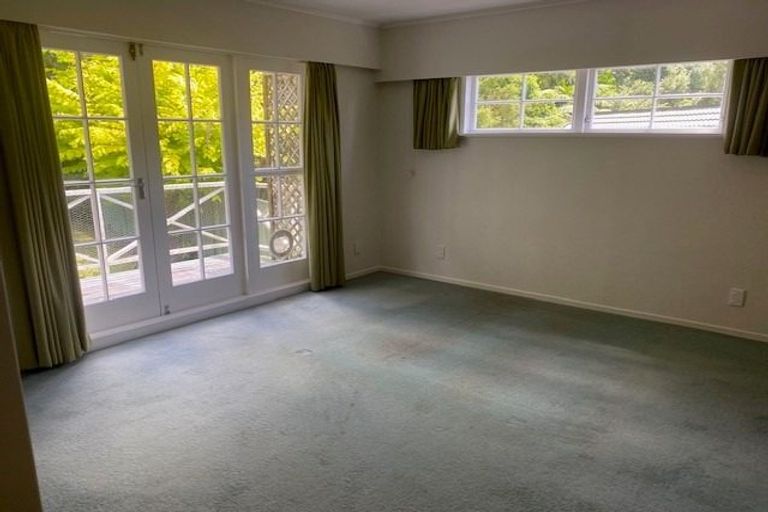 Photo of property in 34 Westhaven Drive, Tawa, Wellington, 5028