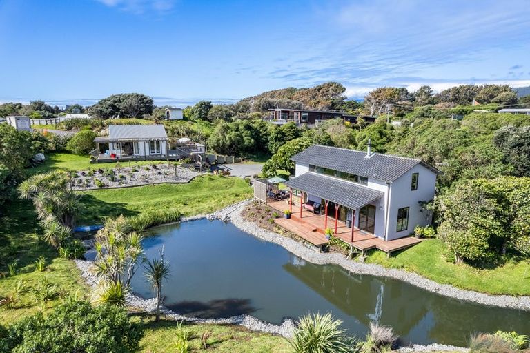 Photo of property in 106 Paetawa Road, Peka Peka, Waikanae, 5391