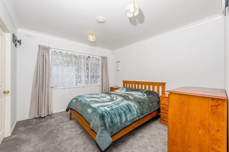 Photo of property in 87a Triangle Road, Massey, Auckland, 0614