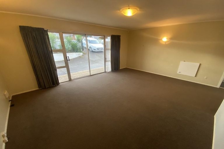 Photo of property in 137 Hutchinsons Road, Bucklands Beach, Auckland, 2014