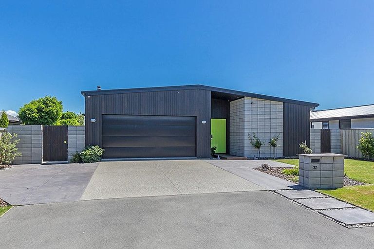 Photo of property in 37 Tiny Hill Drive, Rolleston, 7614