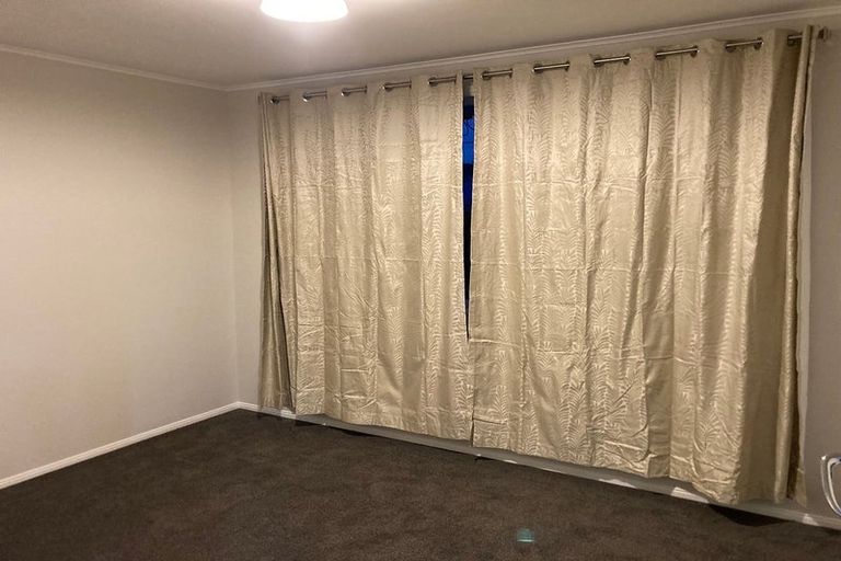 Photo of property in 18 Resolute Way, Papakura, 2110