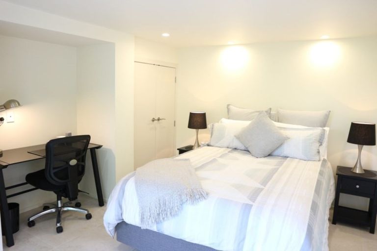 Photo of property in 12a Parr Terrace, Castor Bay, Auckland, 0620