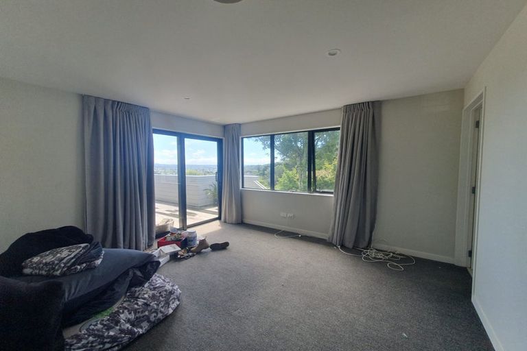 Photo of property in 1 Mataki Way, Glen Eden, Auckland, 0602